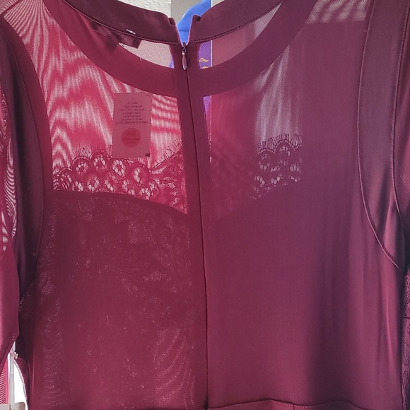 Brand New Jumpsuit -Women - Picture 3 of 4